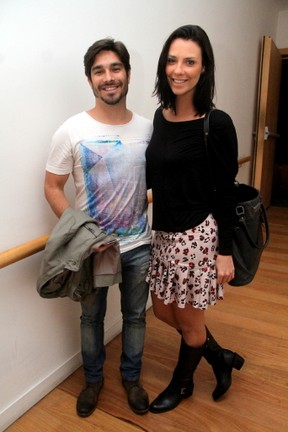 Camila Rodrigues com o namorado  (Foto: Daniel Delmiro/Ag News)