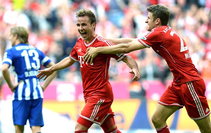 Mario Goetze comemoração Bayern de Munique contra Hertha (Foto: AFP)