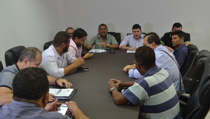 Reunião FAF e clubes (Foto: Jota Rufino/GloboEsporte.com)