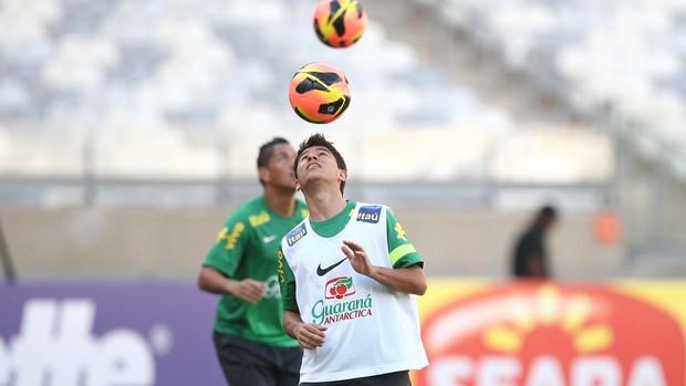 Osvaldo treino seleção brasileira brasil (Foto: Mowa Press)