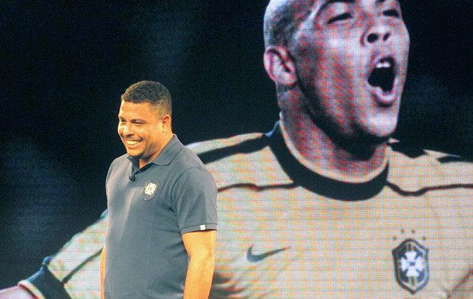 Ronaldo apresentao camisa Seleo Brasileira (Foto: Cintia Barlem)