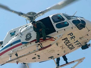 Helicóptero Potiguar 1 foi usado nas operações da PM  (Foto: Canindé Soares)