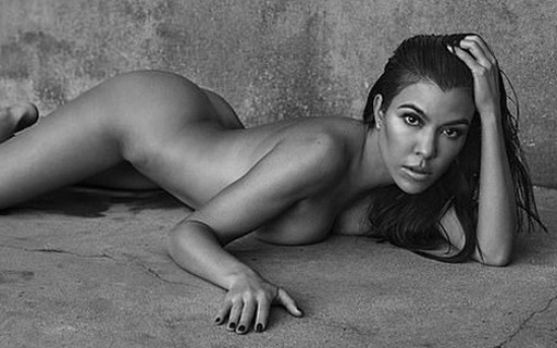 Kourtney Kardashian Tira Tudo E Posa Completamente Nua Em Ensaio Quem