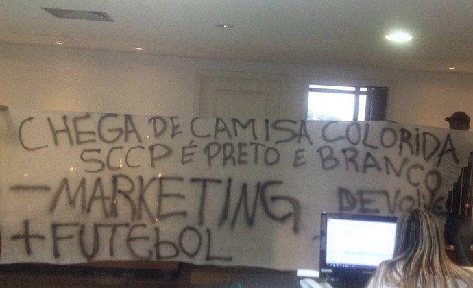 Protesto Corinthians Parque São Jorge (Foto: Arquivo pessoal)