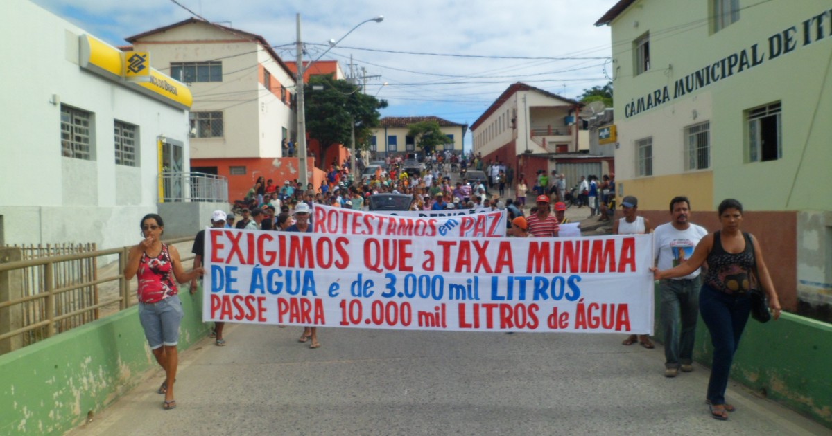 G Manifestantes Fecham Br E Pedem Melhorias Em Itinga Mg