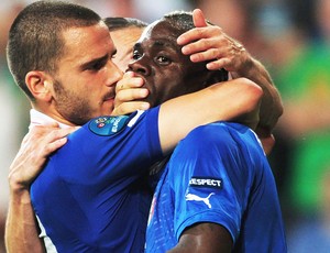 Comemoração Balotelli - Itália X Irlanda (Foto: Getty Images)