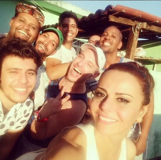 Viviane Araújo e amigos no Réveillon 2015 (Foto: Instagram / Reprodução)