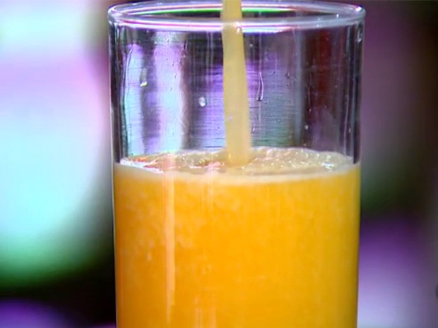 Suco de laranja (Foto: Reprodução EPTV)