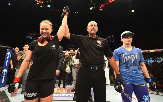 Alexis Davis e Ronda Rousey UFC 175 (Foto: Getty Images)