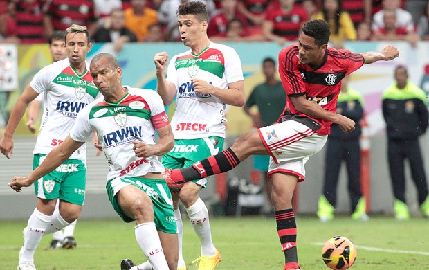 Hernane jogo Flamengo x Portuguesa (Foto: Jorge William / Ag. O Globo)