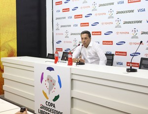 Vanderlei Luxemburgo concede entrevista no Engenhão (Foto: Lucas Uebel/Grêmio FBPA)
