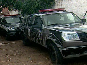 Carro que se envolveu em acidente com aposentado foi periciado pela Polícia Civil (Foto: Reprodução/TV Paraíba) (Foto: Reprodução/TV Paraíba)