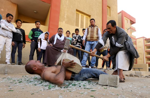 Karim Hussein é conhecido como o 'homem mais forte' do Egito (Foto: Mohamed Abd El Ghany/Reuters)