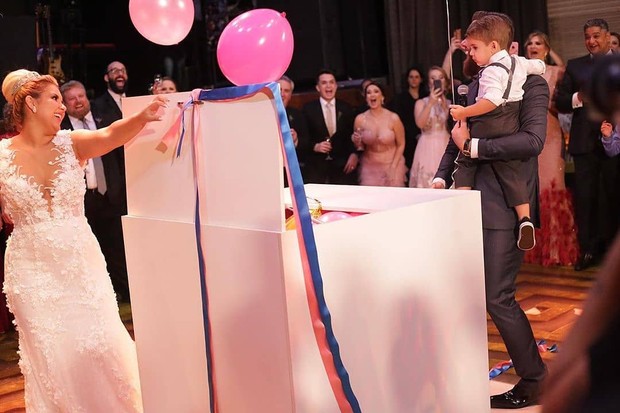 Festa de casamento de Zé Neto e Natália Toscano teve chá revelação do segundo bebê do casal (Foto: Reprodução/Instagram) Festa de casamento de Zé Neto e Natália Toscano teve chá revelação do segundo bebê do casal (Foto: Reprodução/Instagram)