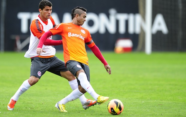 inter ednei lateral jorge henrique (Foto: Alexandre Lops/Divulgação Inter)