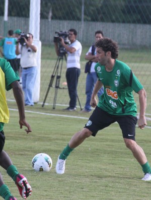 Lincoln, meia do Coritiba (Foto: Gabriel Hamilko / GloboEsporte.com)