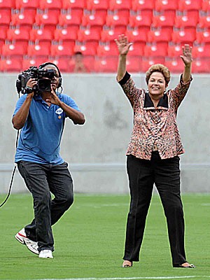 Dilma na Arena Pernambuco (Foto: Aldo Carneiro / Pernambuco Press)