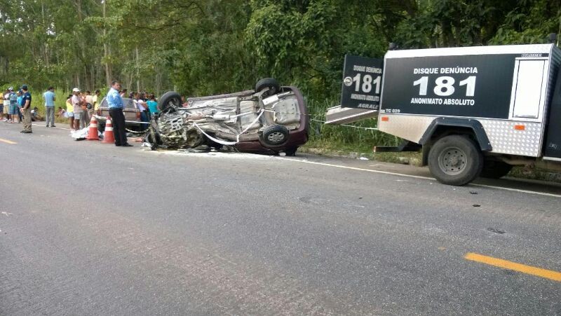 G1 Acidente três carros deixa quatro mortos na BR 262 no ES