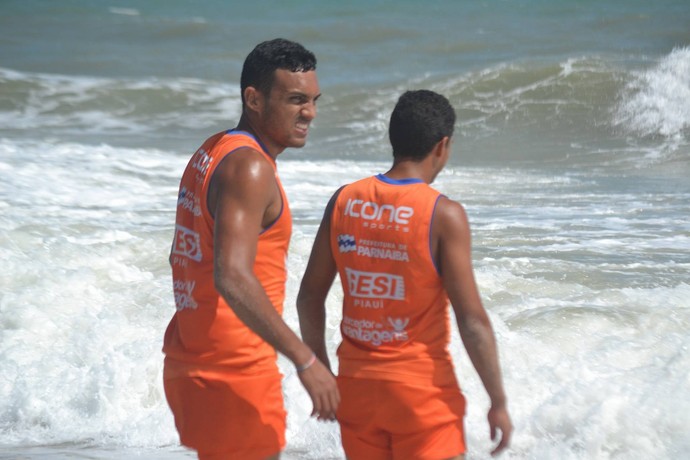 Parnahyba treina na praia (Foto: Didupaparazzo ) Parnahyba treina na praia (Foto: Didupaparazzo )