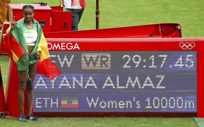Almaz Ayana, da Etiópia, vence 10.000 metros e bate recorde mundial (Foto: REUTERS)