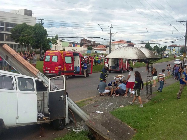 Acidente aconteceu no bairro Sítio Cercado, em Curitiba (Foto: Paulo Vieira / Arquivo pesssoal)