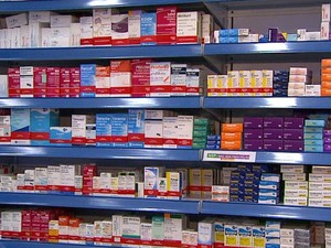 O Ministério da Saúde vai publicar uma lista com 14 mil medicamentos que ficarão mais caros. (Foto: Reprodução EPTV)