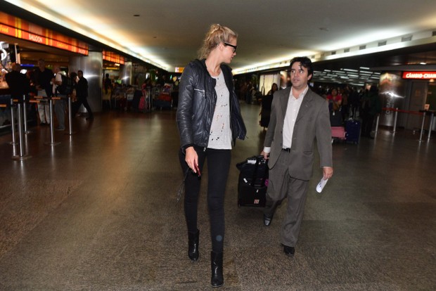 Erin Heatherton no desembarca no aeroporto internacional de São Paulo (Foto: Caio Duran / AgNews)