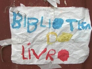 BIBLIOTECA DO LIVRO DIVINÓPOLIS (Foto: TV Integração/Reprodução)
