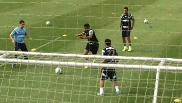 Técnico acredita em volta de Robinho ao Palmeiras contra o Fluminense