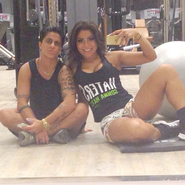 Thammy Miranda e a namorada, Alessandra Ferreira, em academia em São Paulo (Foto: Instagram/ Reprodução)
