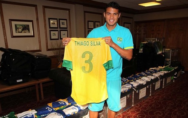 Thiago Silva com a camisa da seleção (Foto: Rafael Ribeiro/CBF)