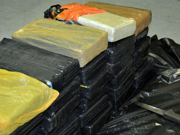 Os 33 quilos de cocaína estavam escondidos na sala de leme (Foto: Divulgação / PF)