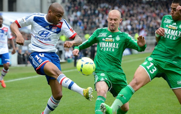 jimmy Briand lyon Renaud cohade Saint etienne (Foto: Agência AFP)