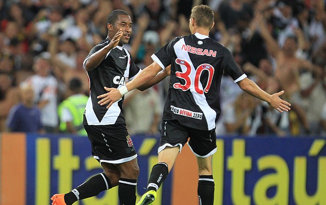 Edmilson comemora gol do Vasco contra o Santos (Foto: Marcelo Sadio / Vasco.com.br)