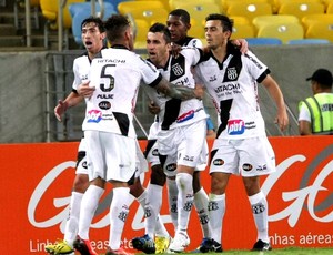 Elias gol Ponte Preta contra Botafogo (Foto: Nina Lima / Agência O Globo)