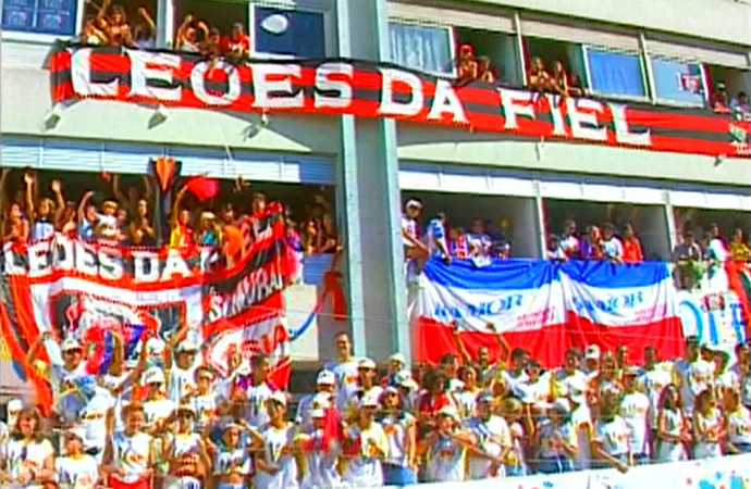 Arquibancada do carnaval de Salvador Ba-Vi (Foto: Reprodução / TV Bahia)