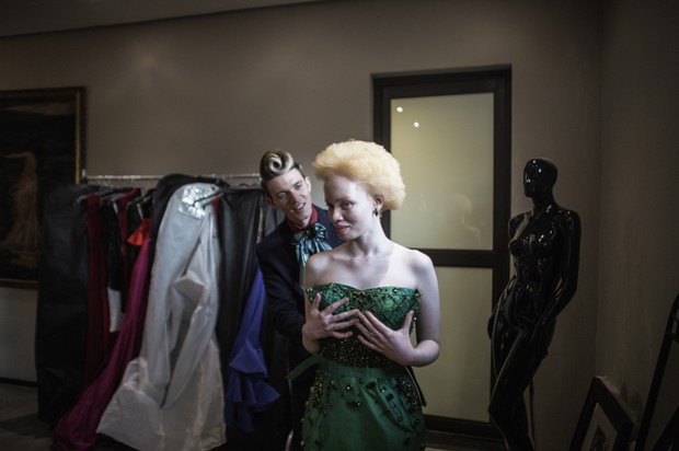 Thando Hopa, modelo albina sul-africana (Foto: AFP)