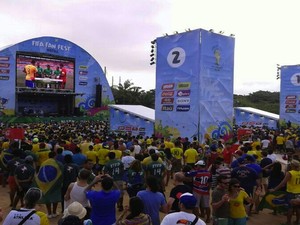 Natalenses foram até a Fifa Fan Fest para acompanhar o jogo do Brasil (Foto: Cinthia Macedo/G1)
