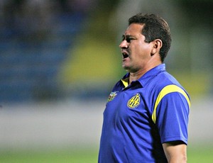 Roberto Carlos, técnico do Horizonte (Foto: Waleska Santiago / Agência Diário)