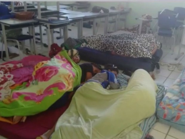 Estudantes ocupam escola estadual em Guaratinga (Foto: Reprodução/TV Bahia)