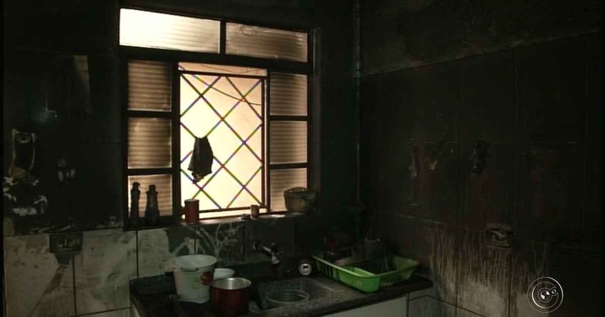 Casal fica ferido após incêndio em residência em Itapeva, SP - Globo.com
