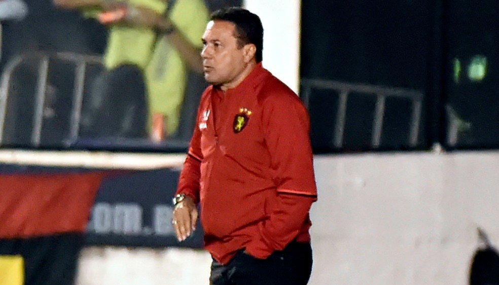 Vanderlei Luxemburgo elogiou atacante adversário Luis Fabiano (Foto: André Durão)