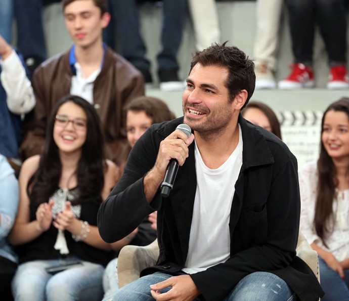 Thiago Lacerda fala sobre novelas de época no 'Altas Horas' (Foto: Carol Caminha/Gshow)
