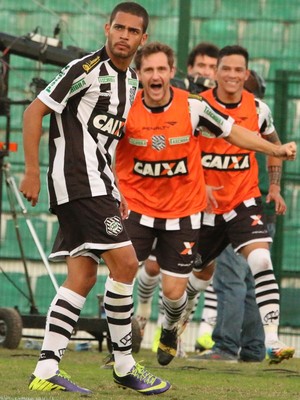 Gol de Clayton Figueirense x Sport (Foto: Luiz Henrique/Figueirense FC)