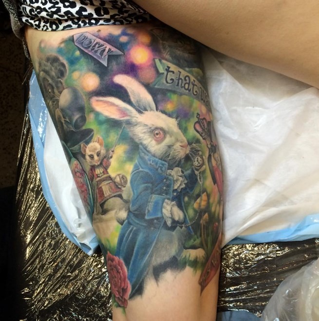 55+ Alice E O Chapeleiro Tatuagem Info