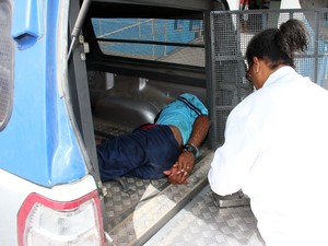 Homem foi preso após agredir o PM (Foto: Raimundo Mascarenhas/ Calila Notícias) Homem foi preso após agredir o PM (Foto: Raimundo Mascarenhas/ Calila Notícias)