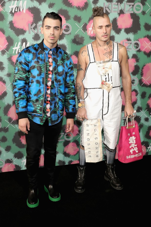  Joe Jonas e Cole Whittle em evento de moda em Nova York, nos Estados Unidos (Foto: Neilson Barnard/ Getty Images/ AFP)