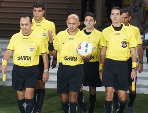Lenilson de Lima, Vinicius de Melo e Luiz Carlos Câmara, árbitros, RN, Arena das Dunas (Foto: Augusto Gomes)
