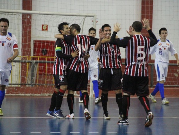 Suzano/São Paulo x Araçariguama Liga Paulista (Foto: Thiago Fidelix)