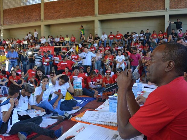 Greve na rede estadual foi suspensa aps assembleia do Sintep na sexta-feira (5) em Cuiab (Foto: Sintep/MT)